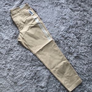 NWT Old Navy skinny khaki pants